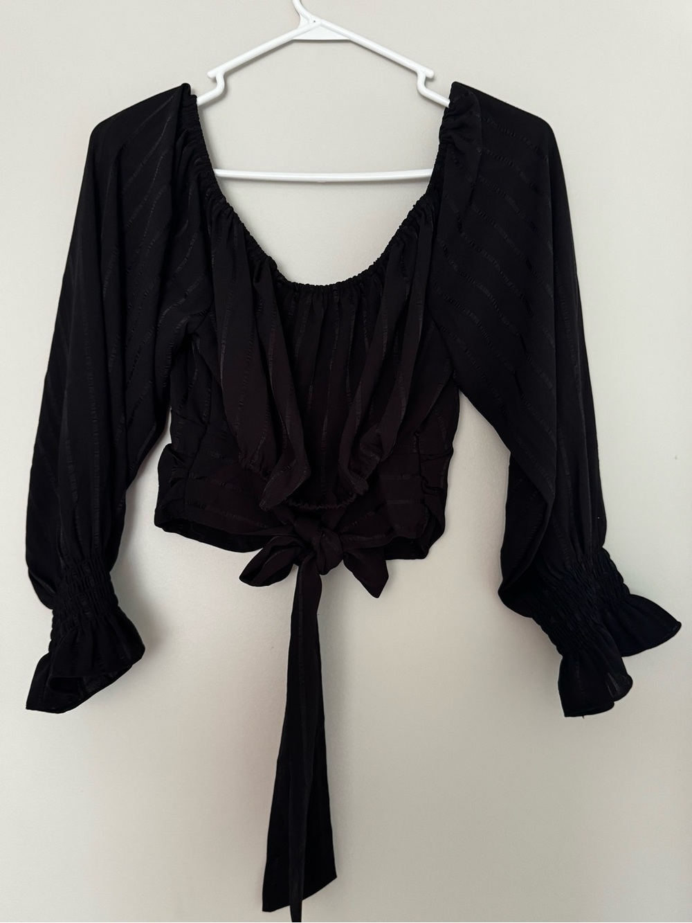 Ladies Black Puff Sleeve Tie-Back Crop Top sz L - Picture 2 of 3